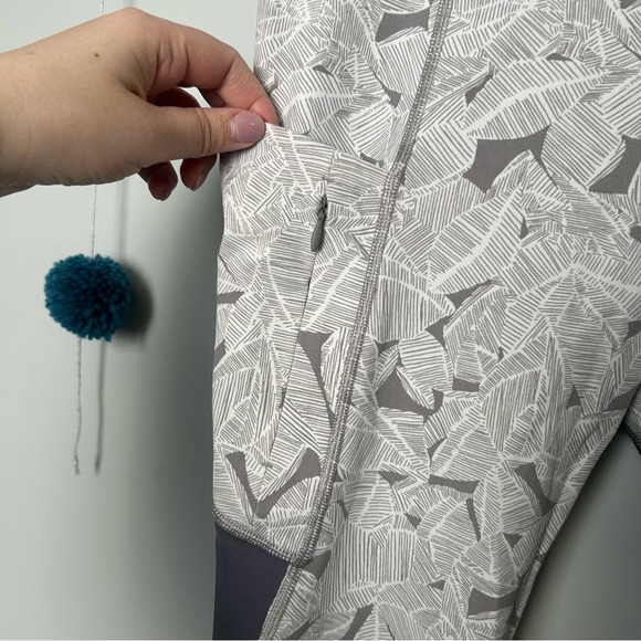 Athleta Gray Palm Up - Picture 3 of 7